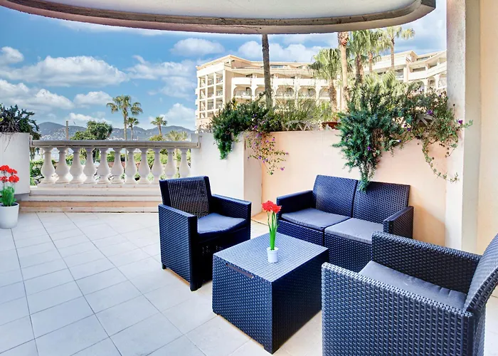 La Palme D'azur カンヌ